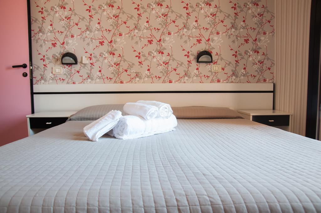 Hotel Eden Viserbella di Rimini Buitenkant foto