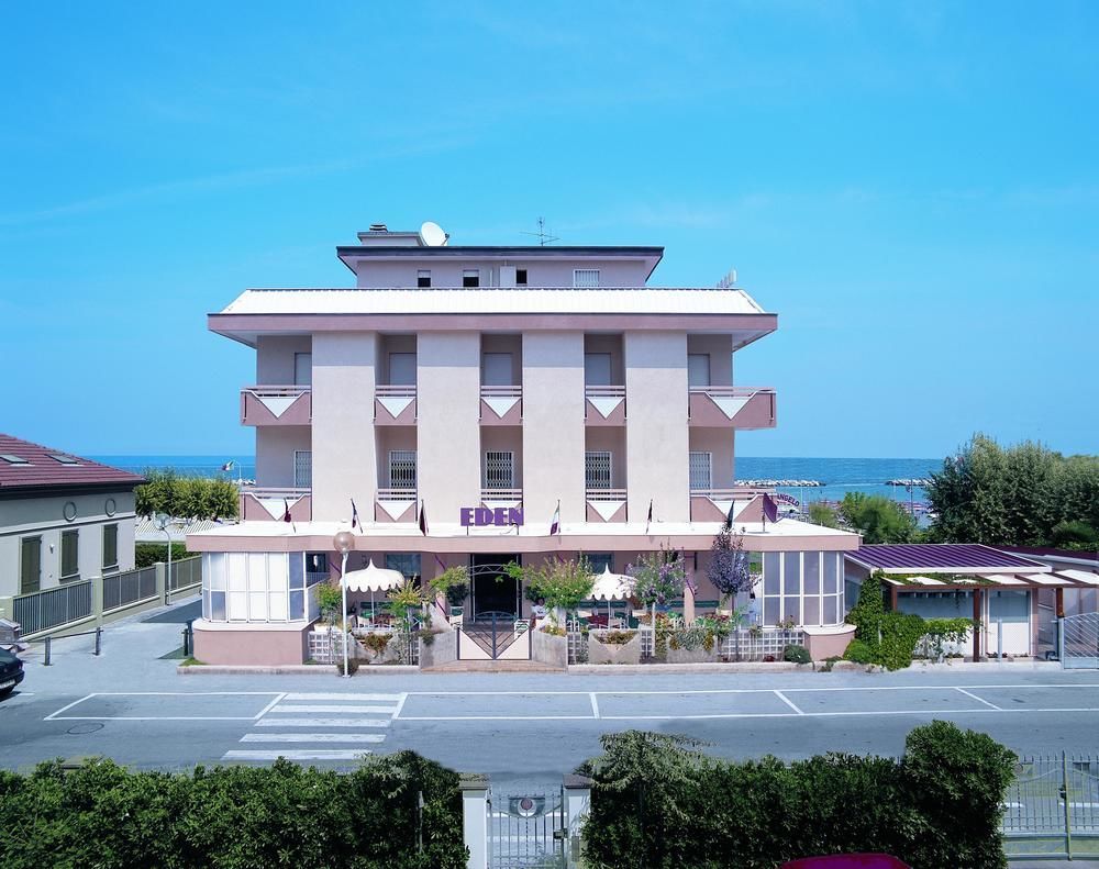 Hotel Eden Viserbella di Rimini Buitenkant foto